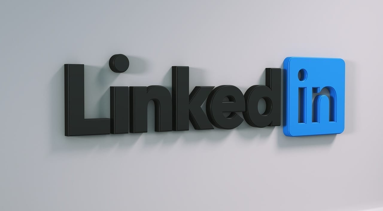 LinkedIn Features Your Business Should Not Ignore linkedin 3504469 1280